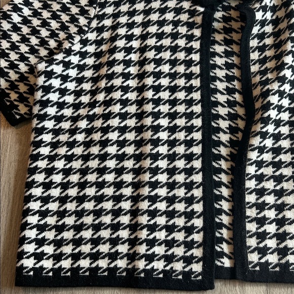 Alexandra Bartlett Black and White Houndstooth Cardigan - Picture 2 of 10